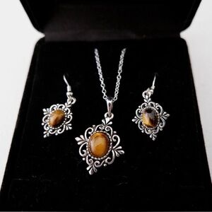 Elegant tigers eye necklace and earring set.